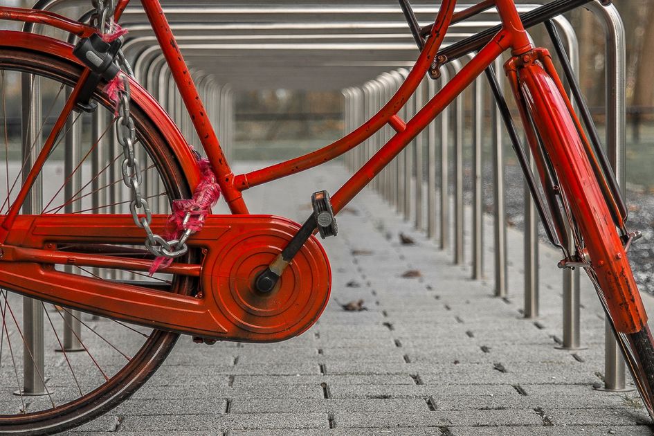 Trujillo: captan a hombre robando bicicleta con cizalla en Santa María